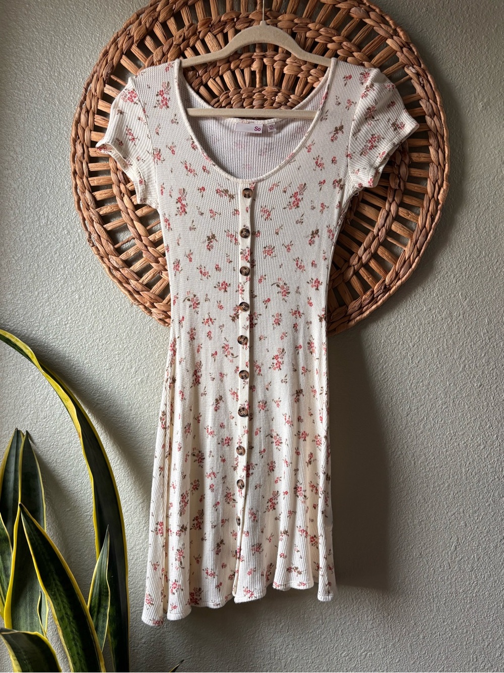SO Cream Floral Button-Front Ribbed Mini Dress